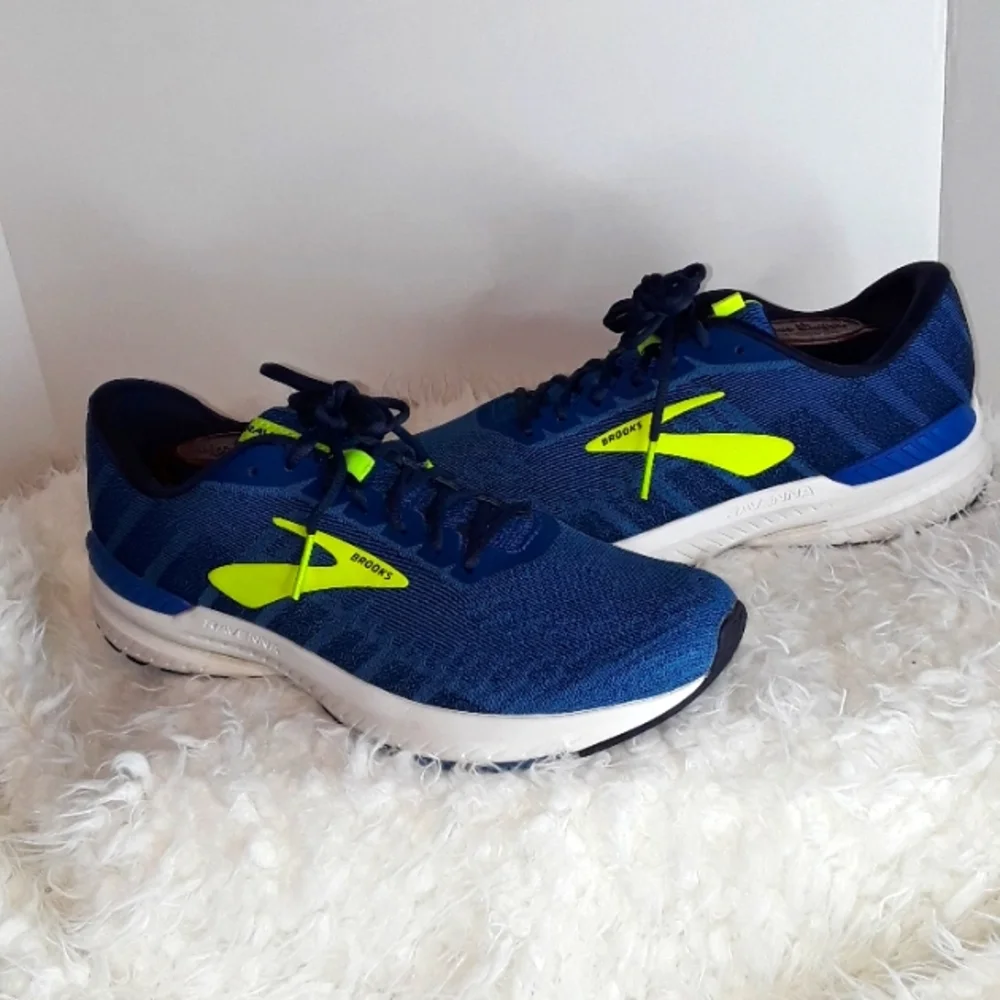 Brooks Ravenna 10 Althetic Shoes with Energize Support. US Size: 8.5